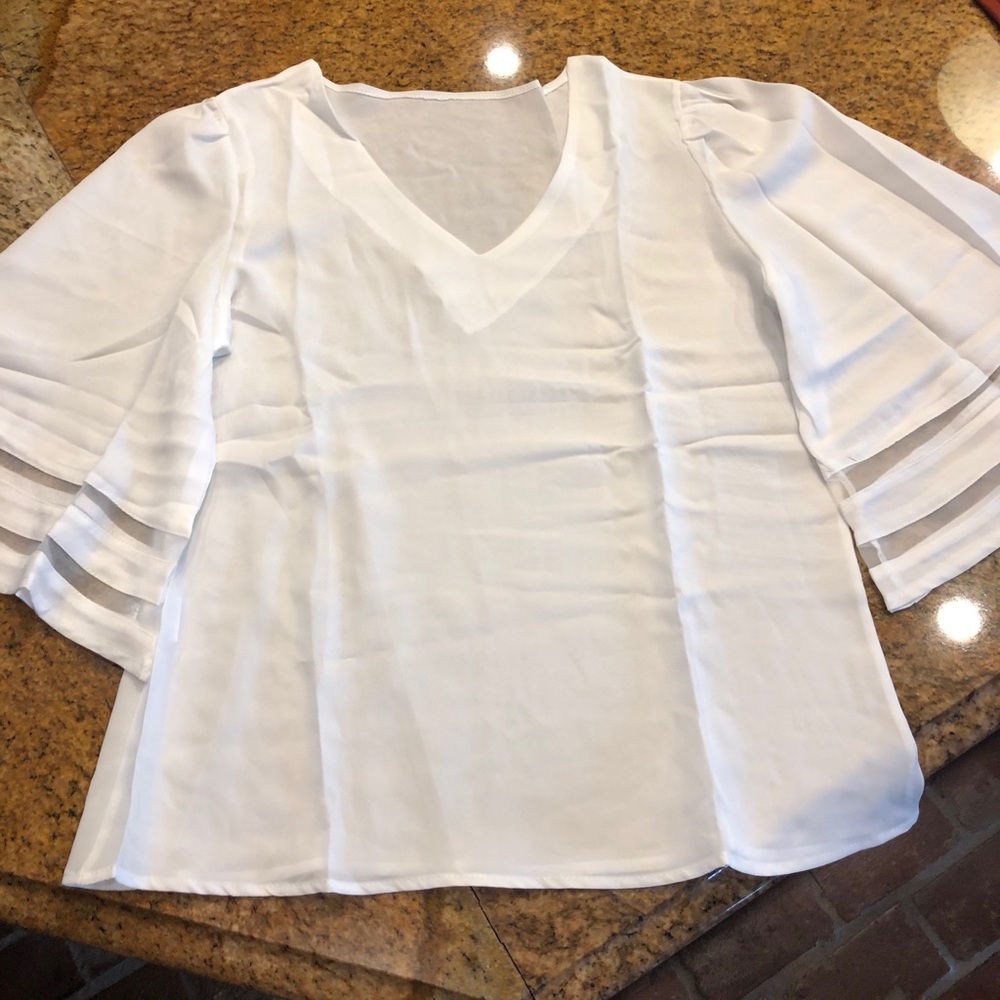 V Neck tops with bell sleeve, Black/White